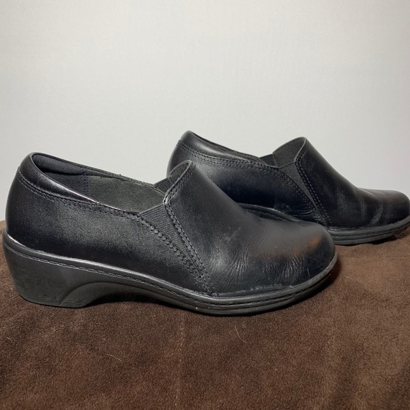 clarks non slip